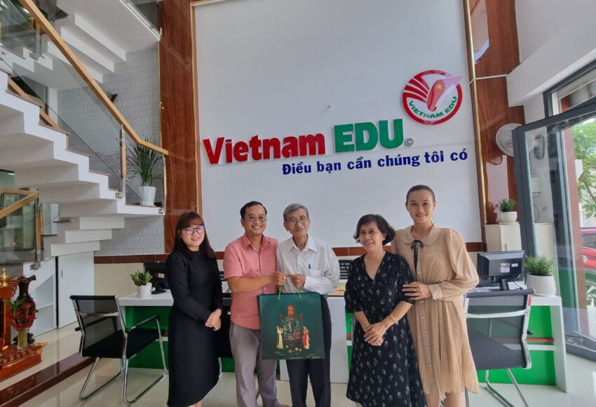 Thạc sĩ, Nhà giáo ưu tú Nguyễn Văn Ngai ghé thăm Hệ thống giáo dục Việt Nam Edu