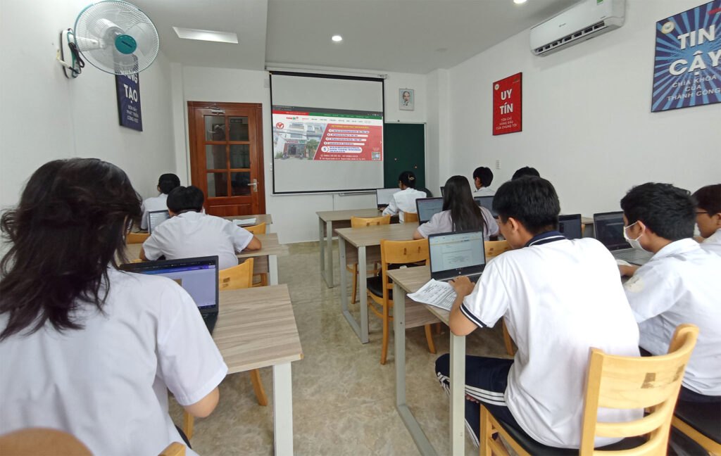 Lớp học Ngoại ngữ - Tin học Vietnam EDU