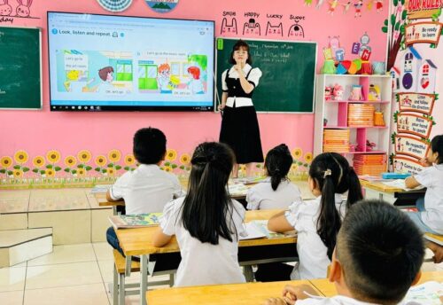 Tiếng Anh bắt buộc từ lớp 1: Cơ hội hội nhập và phát triển cho thế hệ trẻ