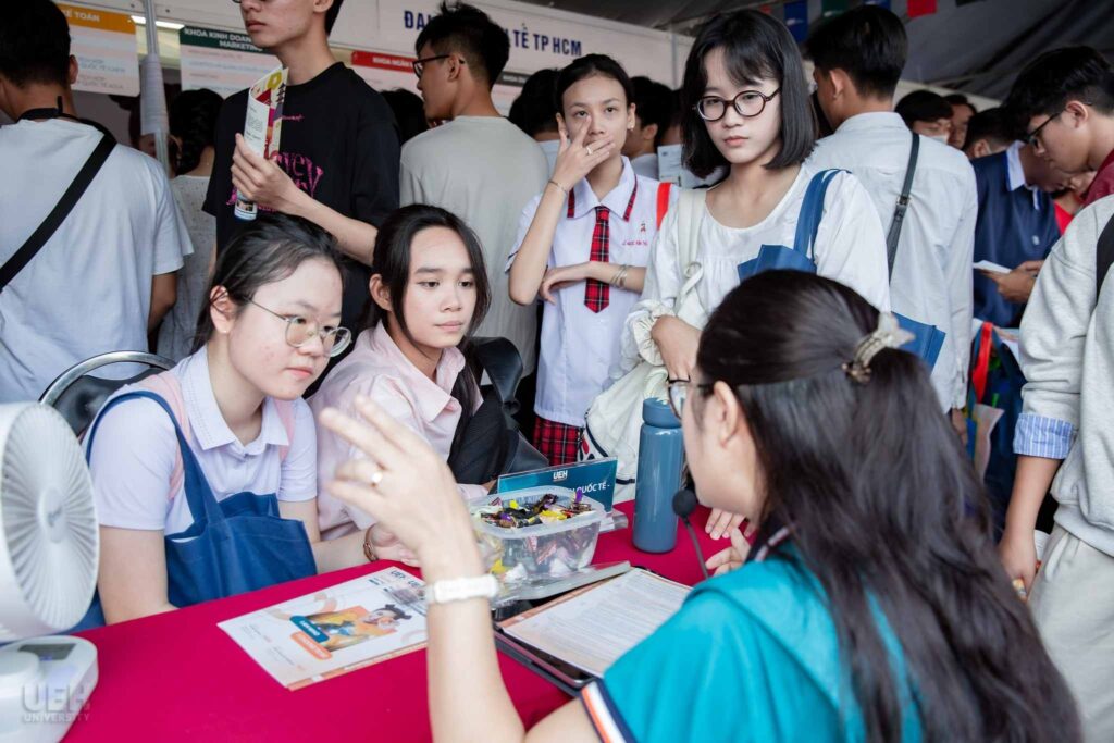 22 chứng chỉ được miễn thi ngoại ngữ THPT 2026 thí sinh cần biết